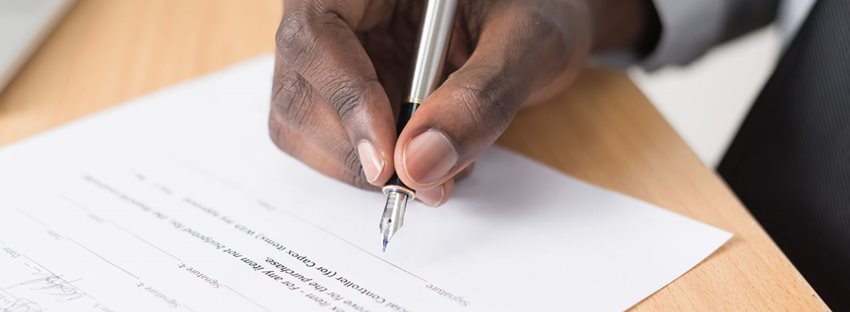 Imagen firma de un documento