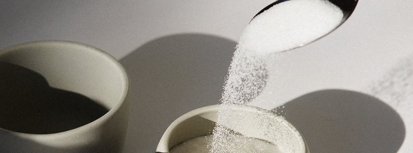 Cuchara llena de azucar