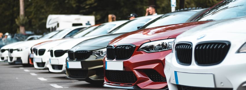 Vehiculos parqueados